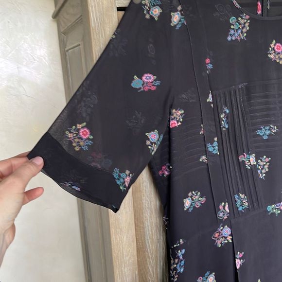 Veronica Beard Braden Papyrus Pintuck Sheer Chiffon Peplum Top size 4 - Picture 8 of 10